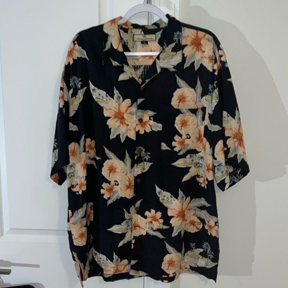 Men's Tommy Bahama 100% Silk SS Button XL Black Aloha Luau Shirt Hawaiian 🌺